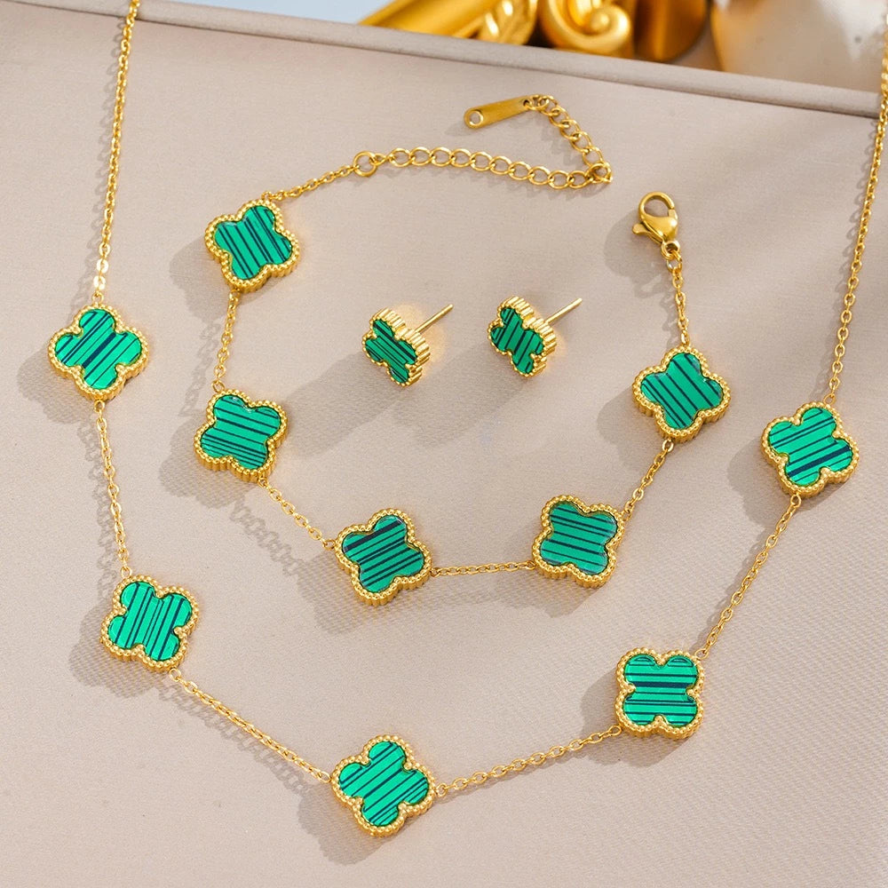 Conjunto Colar/Brinco/Pulseira Trevo Banhado em Ouro 18k