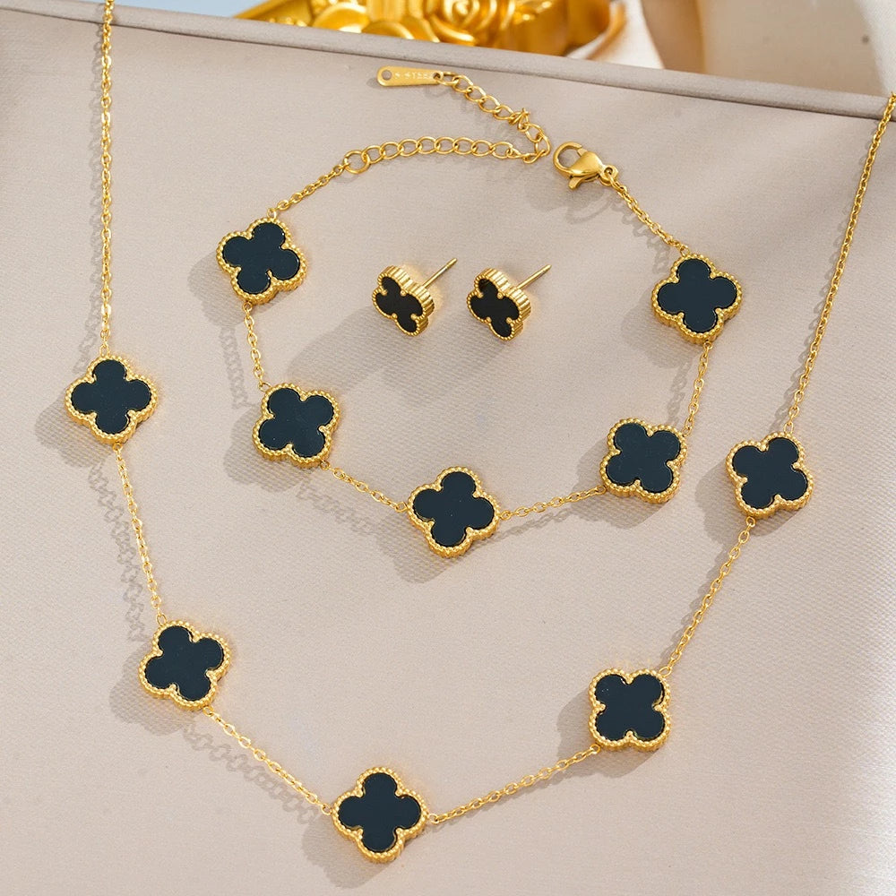 Conjunto Colar/Brinco/Pulseira Trevo Banhado em Ouro 18k