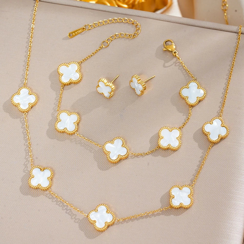 Conjunto Colar/Brinco/Pulseira Trevo Banhado em Ouro 18k